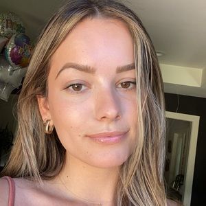 Meet your Posher, Abigail